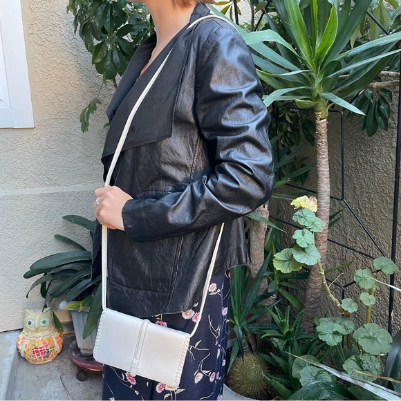 Light cream Fossil pebbled leather crossbody bag/clutch - Picture 5 of 15